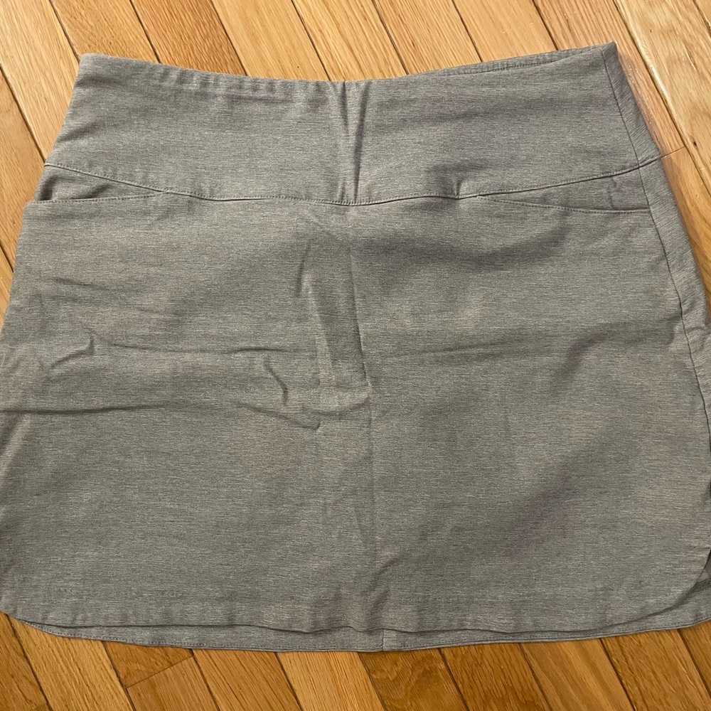 Woman’s 17” sculpt golf skort high waist with outside pockets